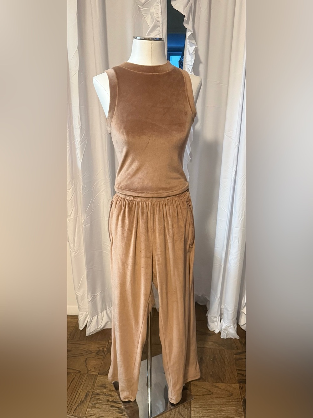 Skims 2 piece velour set size Small
